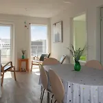 公寓 2 Bedroom Amazing In *